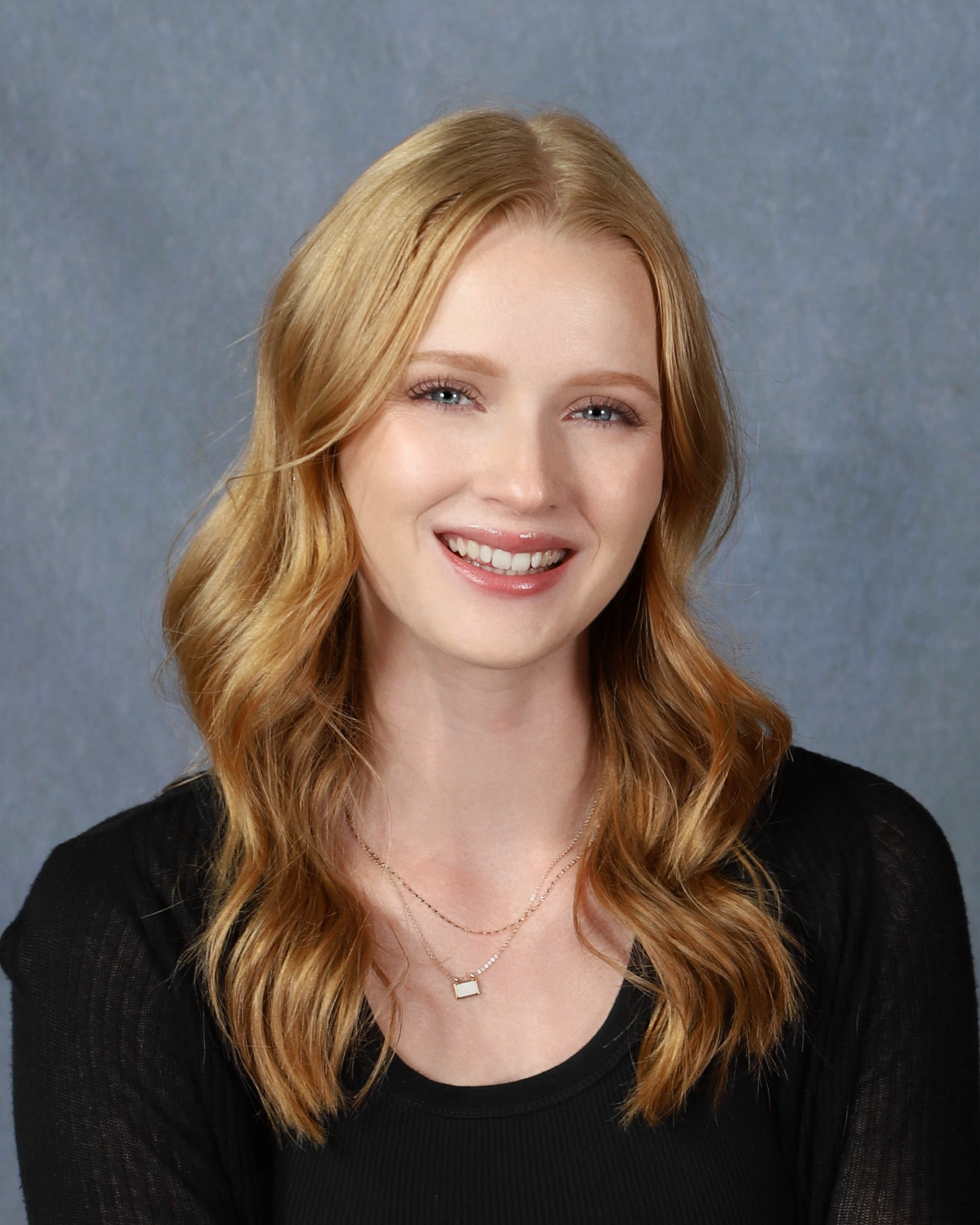 Lexi Barr - Headshot