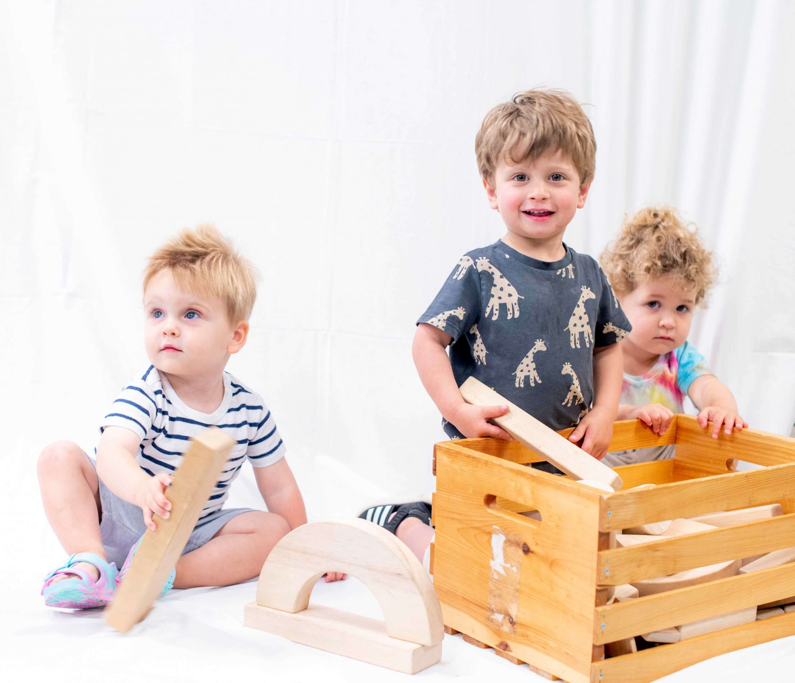 wicker-park-3-children-playing-with-blocks